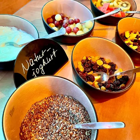 Und Restaurant Gartenstadt Bed & Breakfast 3*