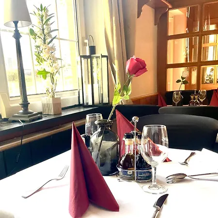 Und Restaurant Gartenstadt ベッド・アンド・ブレックファスト エアフルト
