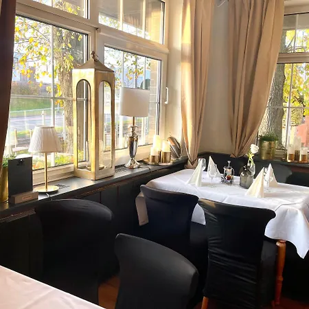 Und Restaurant Gartenstadt ベッド・アンド・ブレックファスト エアフルト