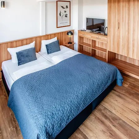 Und Restaurant Gartenstadt Bed & Breakfast 3*