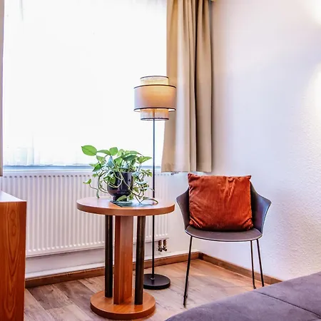 ベッド・アンド・ブレックファスト Und Restaurant Gartenstadt 3*