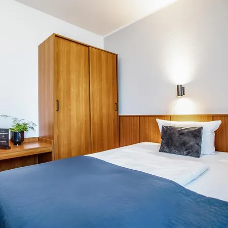 Bed & Breakfast Und Restaurant Gartenstadt 3*